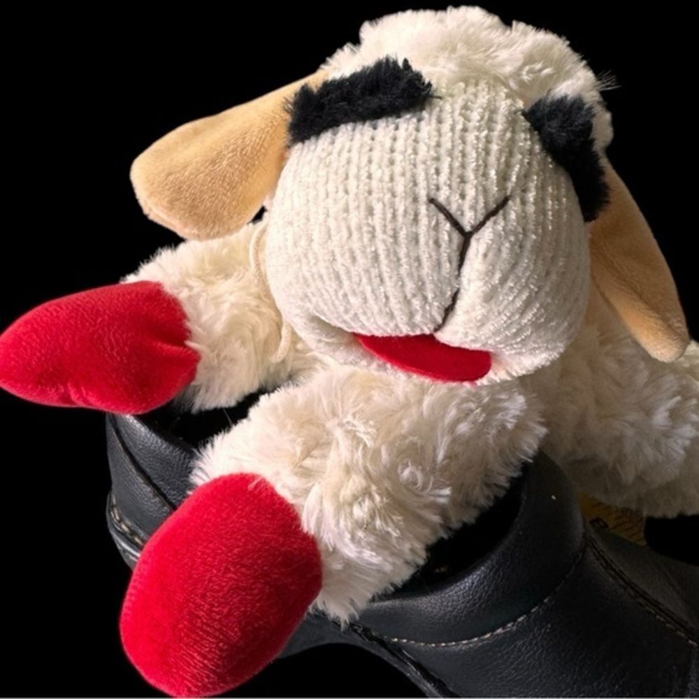 Multipet® Lamb Chop‎ Plush Dog Toy with Squeaker NWOT